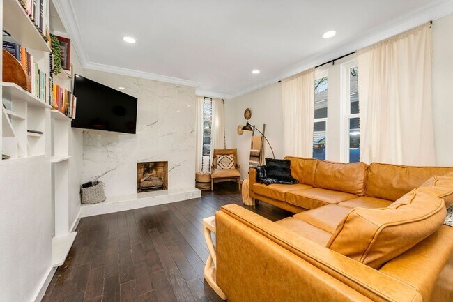 Building Photo - 1422 Benjamin St