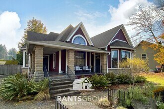 Building Photo - Charming historical home in Tenino!
