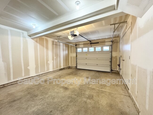 Building Photo - 15088 NW Marianna St