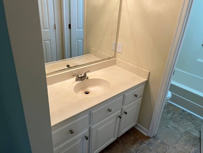 Building Photo - 684 Williams-White Rd