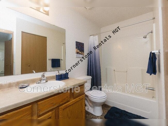 Building Photo - 1401 12th St E