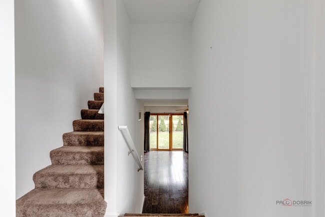 Building Photo - 400 Clifton Dr