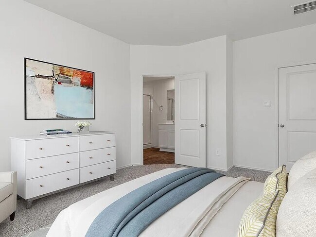 Building Photo - 3815 Turnpike Dr