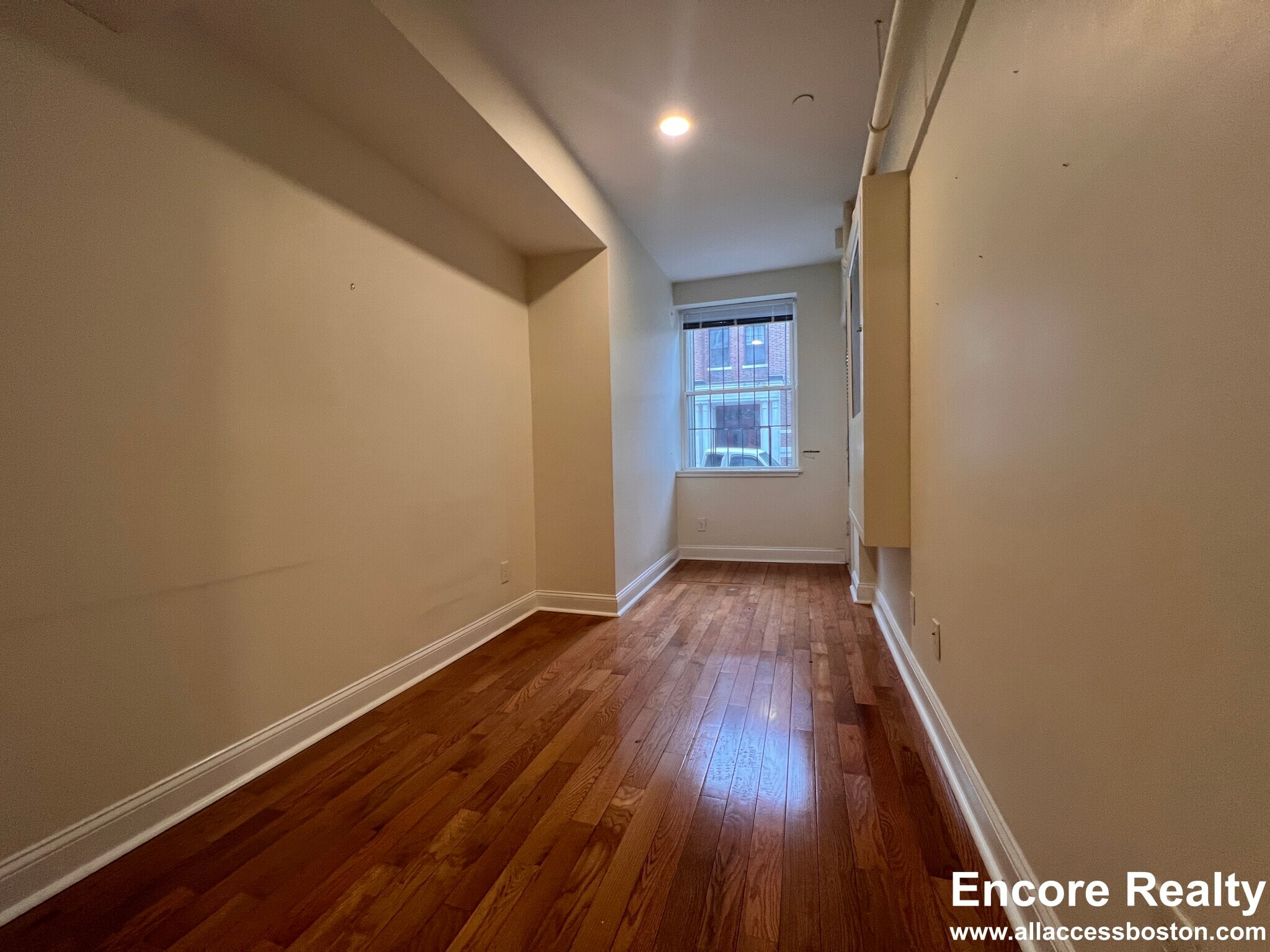 Building Photo - 123 Sutherland Rd