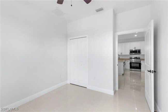 Building Photo - 1715 W 12th St