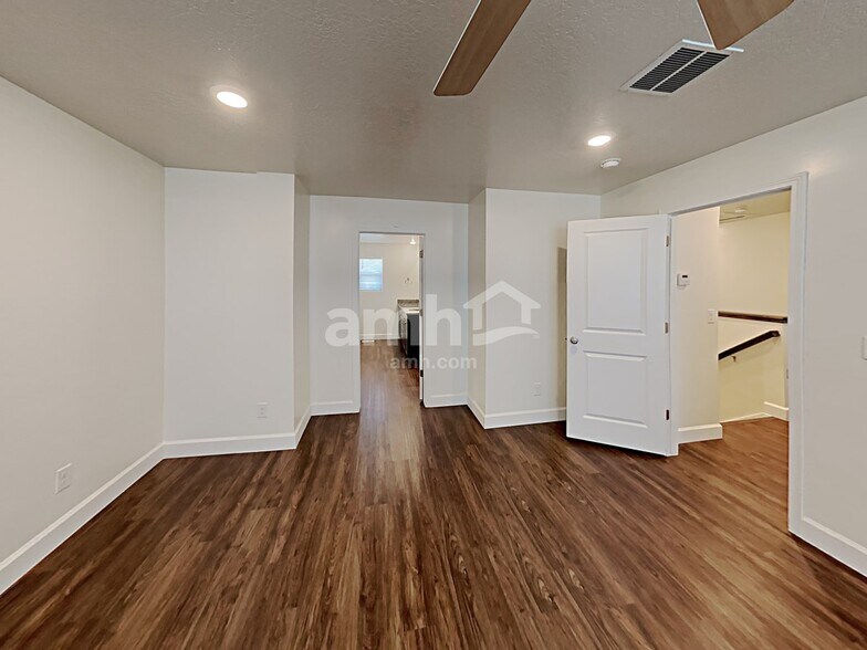 Building Photo - 1123 Wagon Way