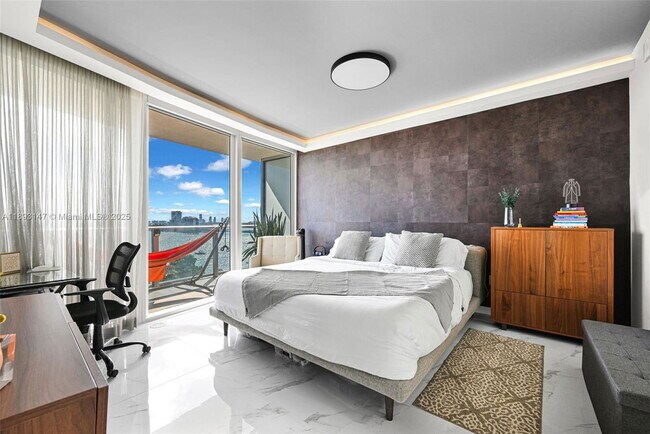 Building Photo - 488 NE 18th St