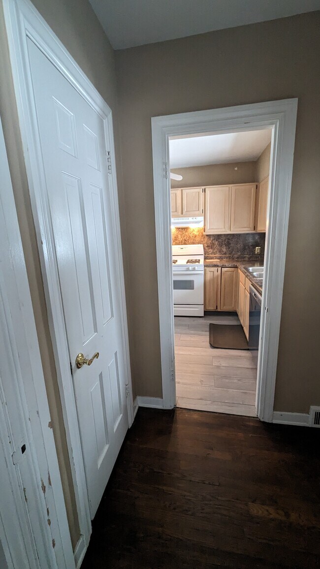 Entry Way/Kitchen - 1861 Philadelphia Ave SE