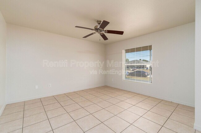 Building Photo - 208 Ichabod Ave