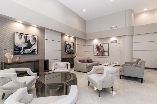 Building Photo - 19195 NE 36th Pl