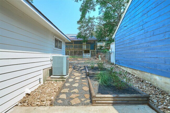 Building Photo - 21 Harbour Ln