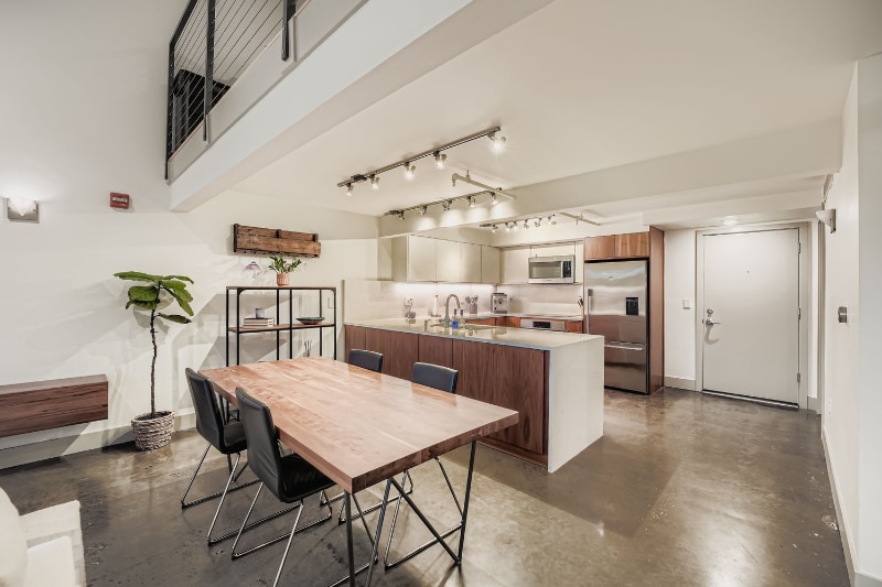 Building Photo - 3104 Western Ave