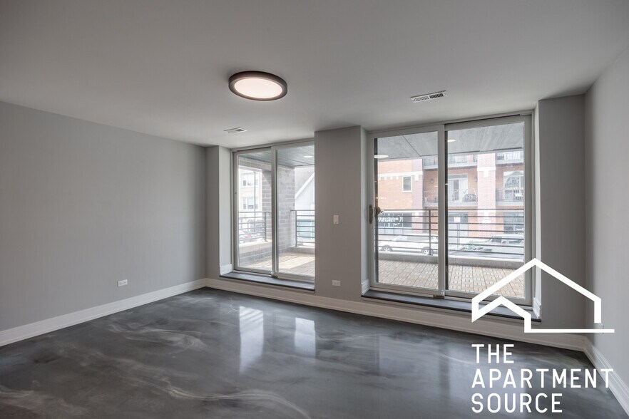 Building Photo - 3255 N Elston Ave