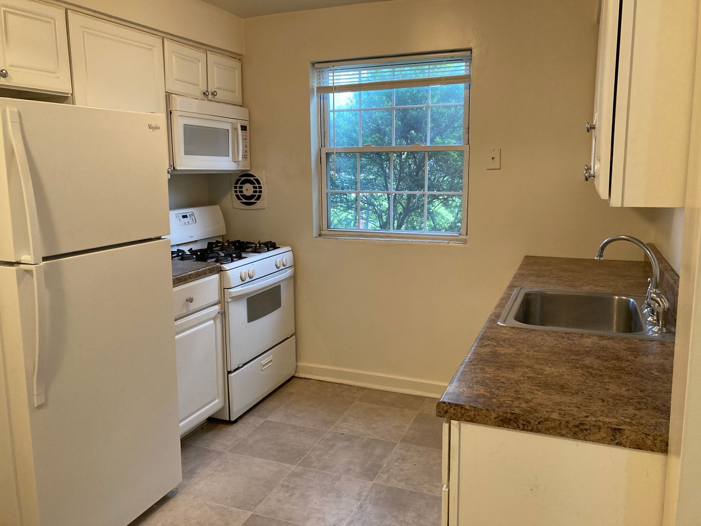 Interior Photo - Suburban Square Apartments