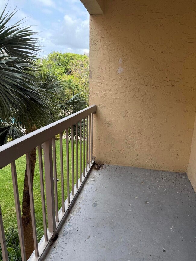 Building Photo - 8160 Geneva Ct