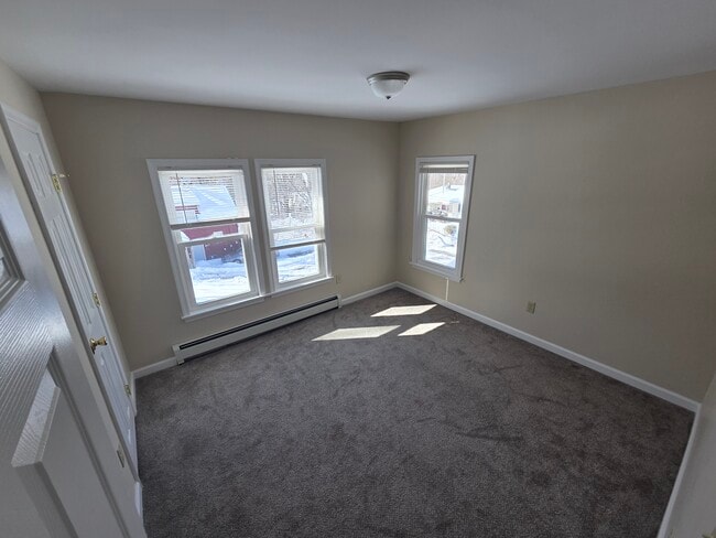 Building Photo - 109-111