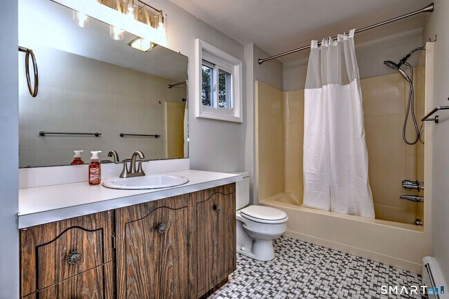 Building Photo - 5160 Madison Ave