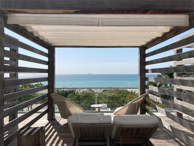 Building Photo - 2301 Collins Ave