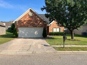 Building Photo - 2045 Forest Lakes Ln