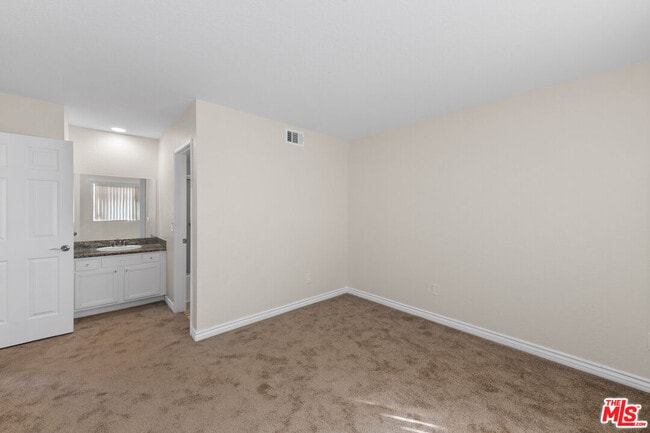 Building Photo - 78650 Ave 42 Ave