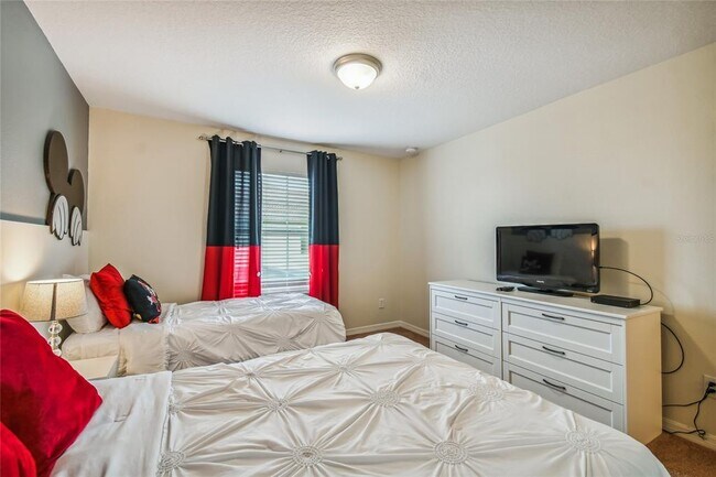 Building Photo - 8841 Candy Palm Rd