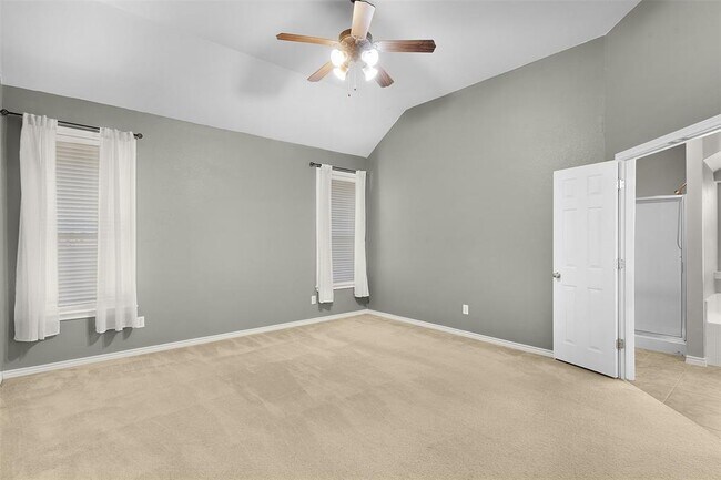Building Photo - 2800 Mission Tejas Dr