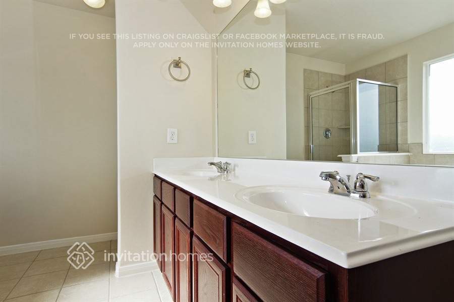 Building Photo - 129 Rodeo Dr