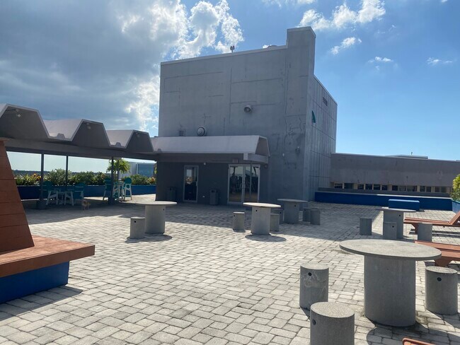 Roof - 470 3rd St S