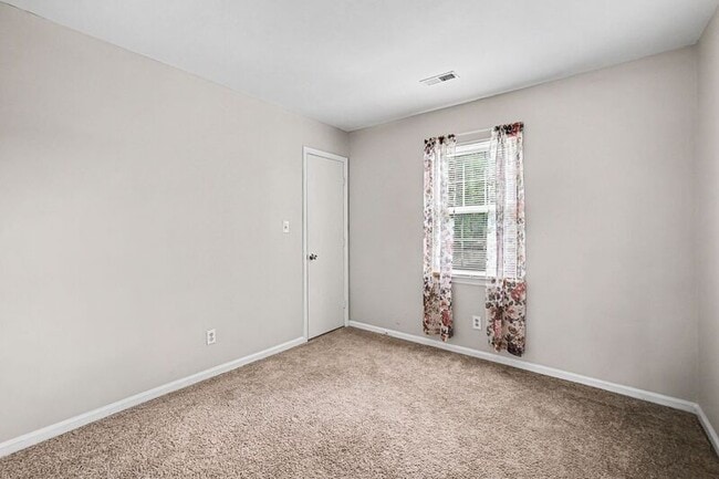 Building Photo - 7601 Swedish Ivy Ln
