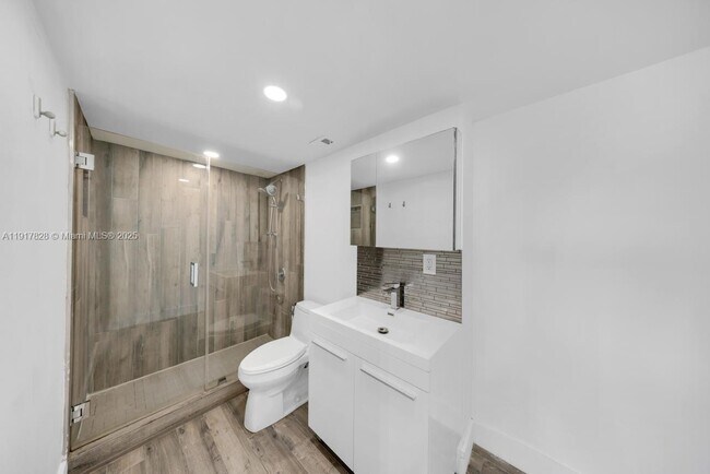 Building Photo - 13155 Ixora Ct