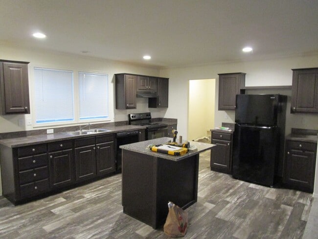 Building Photo - *PRICE IMPROVEMENT* Newer Home in Ochoco West Subdivision - Available Now!