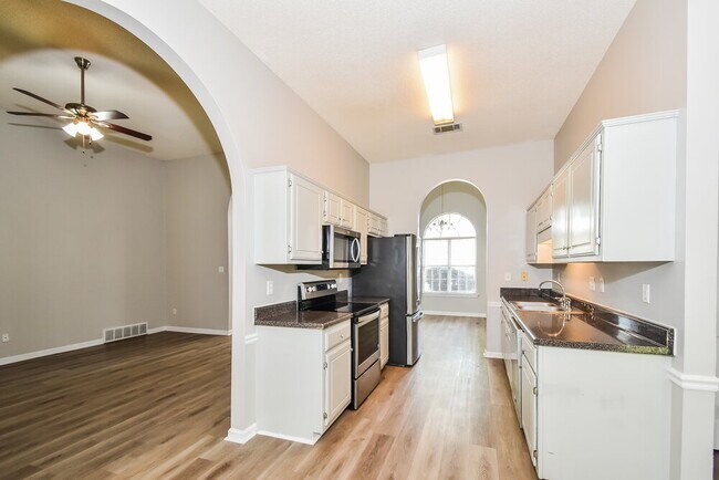 Building Photo - 7730 Shadow Fork Ln