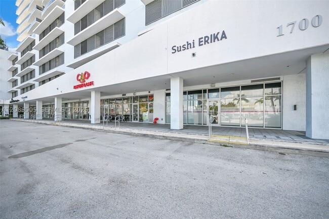 Building Photo - 7901 Hispanola Ave