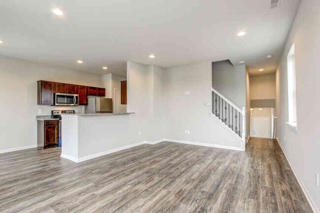 Building Photo - Mid-Town Park