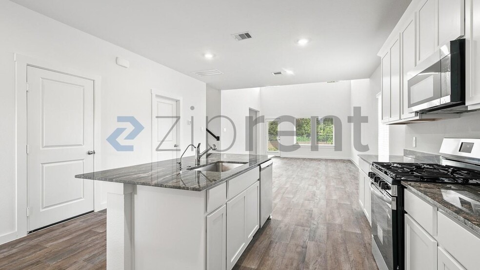 Building Photo - Unit 8051