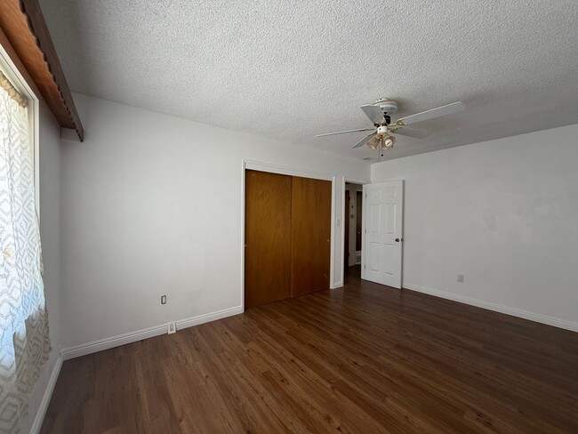 Building Photo - 281 Armory Rd
