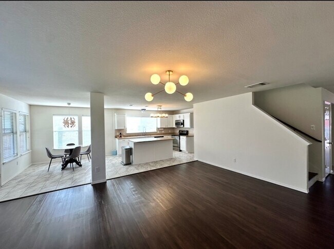 Building Photo - 224 Mulberry Dr