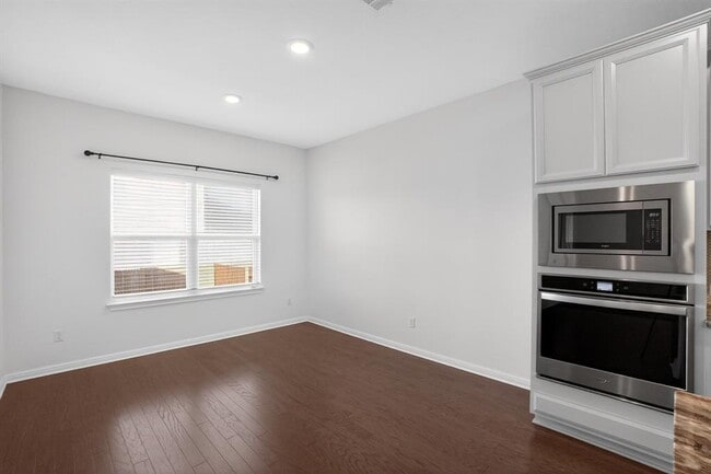 Building Photo - 108 Meadow Wood Cv