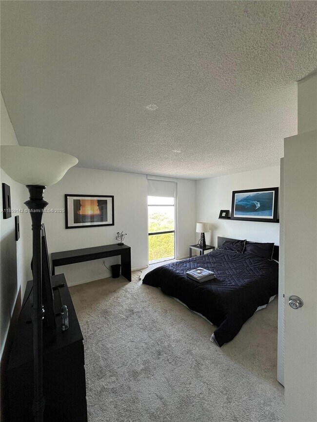 Building Photo - 13499 Biscayne Blvd