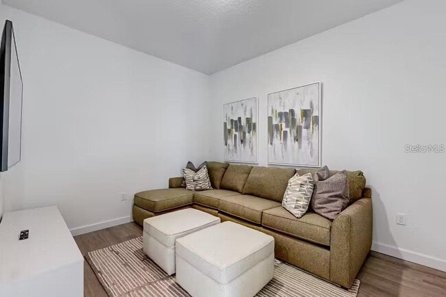 Building Photo - 609 Trikomo Dr