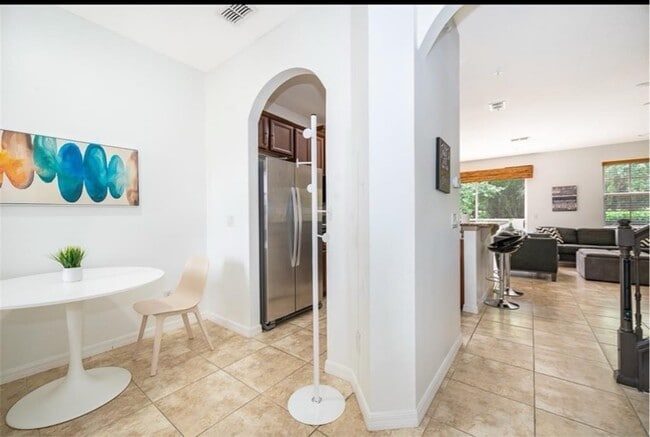 Building Photo - 156 Canterbury Bell Dr