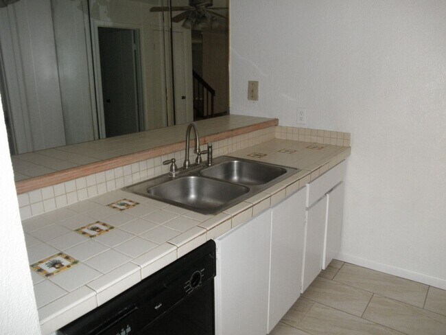 Building Photo - Village of Sandalwood Lakes