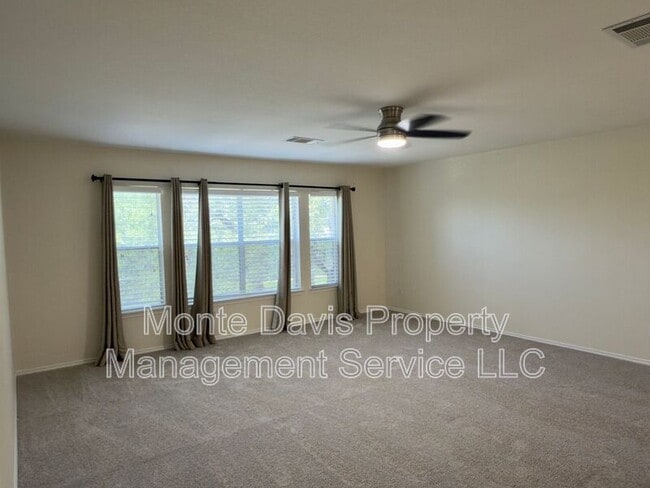 Building Photo - 1206 Devil Ridge