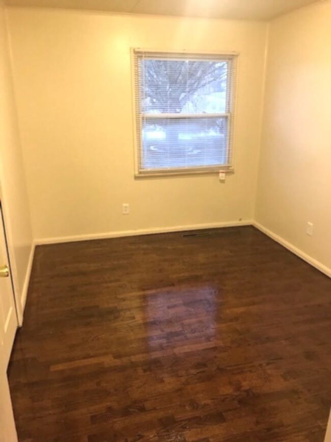 Building Photo - COMING SOON!! FOR LEASE Beautiful 3-Bedroom House in Grand Blanc