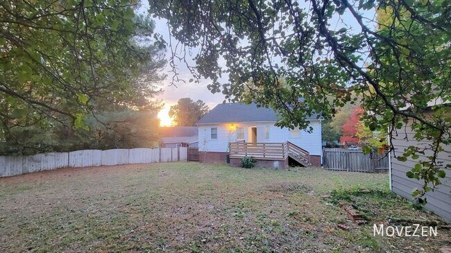 Building Photo - 7 Ratcale Ln