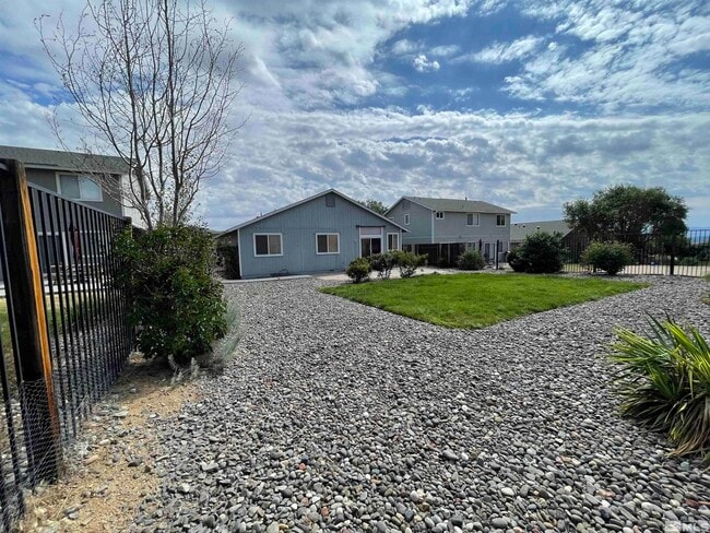 Building Photo - 1715 Polo Park Dr