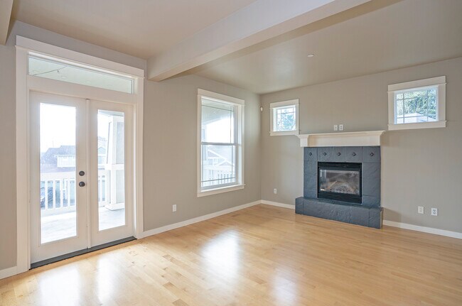 Building Photo - 1749 Skyline Ridge Ln SW