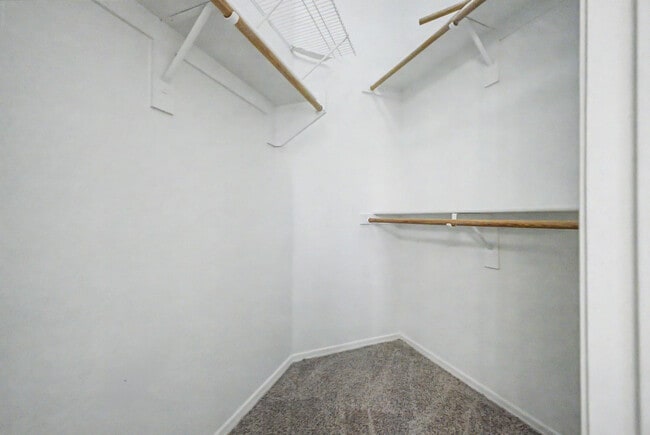 Building Photo - 3903 W Goodman Dr