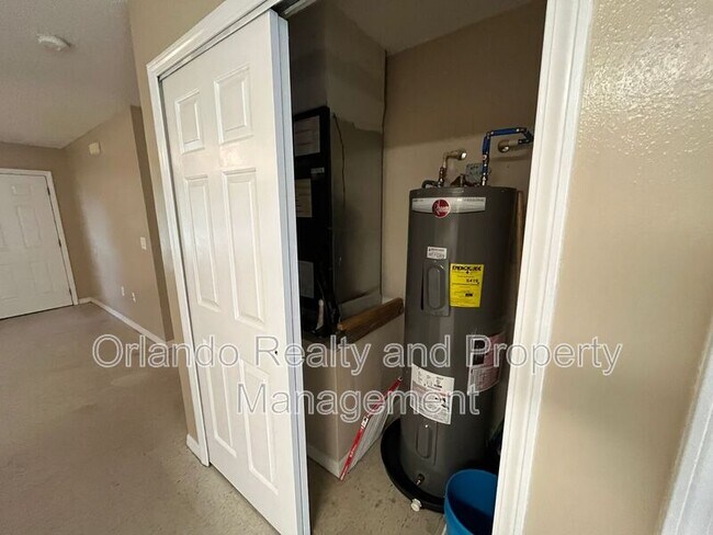 Building Photo - 550 Imperial Pl