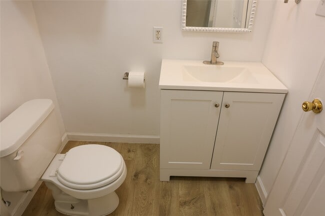 Building Photo - 10 Jenkins St